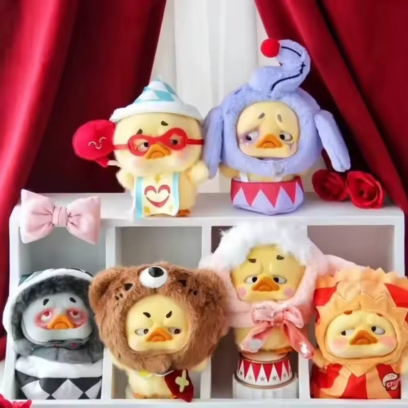 UPSETDUCK クレイジーサーカスダックボックス Upset Duck-Crazy Circus Duck Keychain Blind Box (6/1) – Treehouse Toys