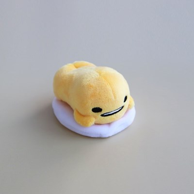 Sanrio Gudetama 4" Magnetic Clip Lying Down